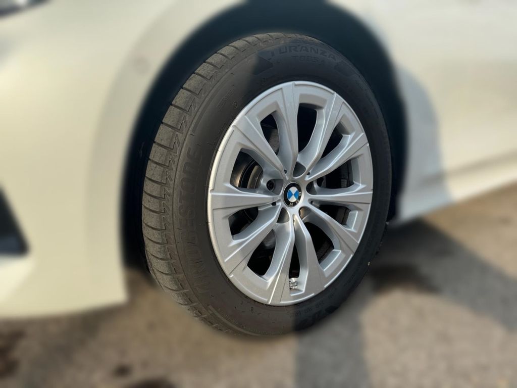 BMW 318 2022