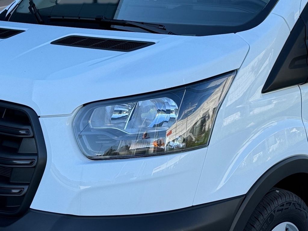 Ford Transit 2025