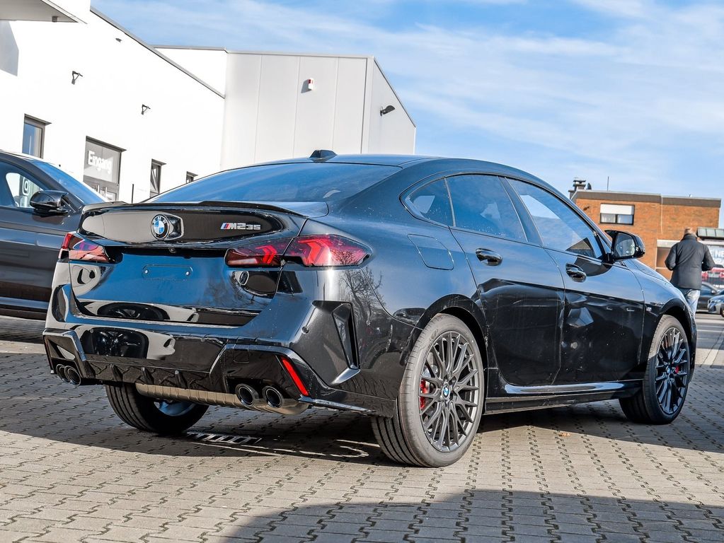 BMW M235 2025