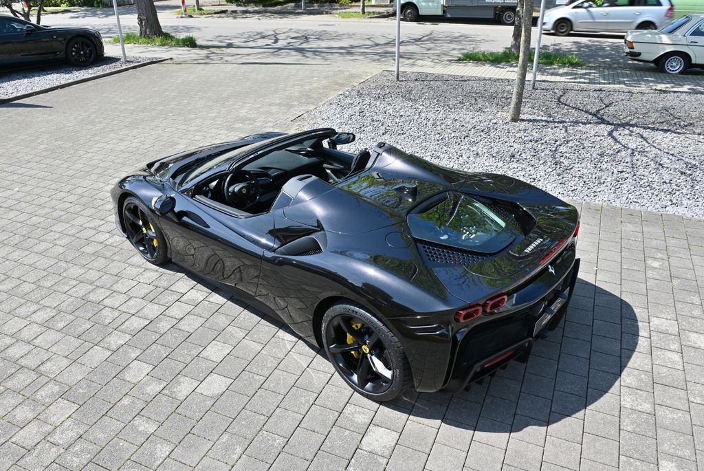 Ferrari SF90 2024