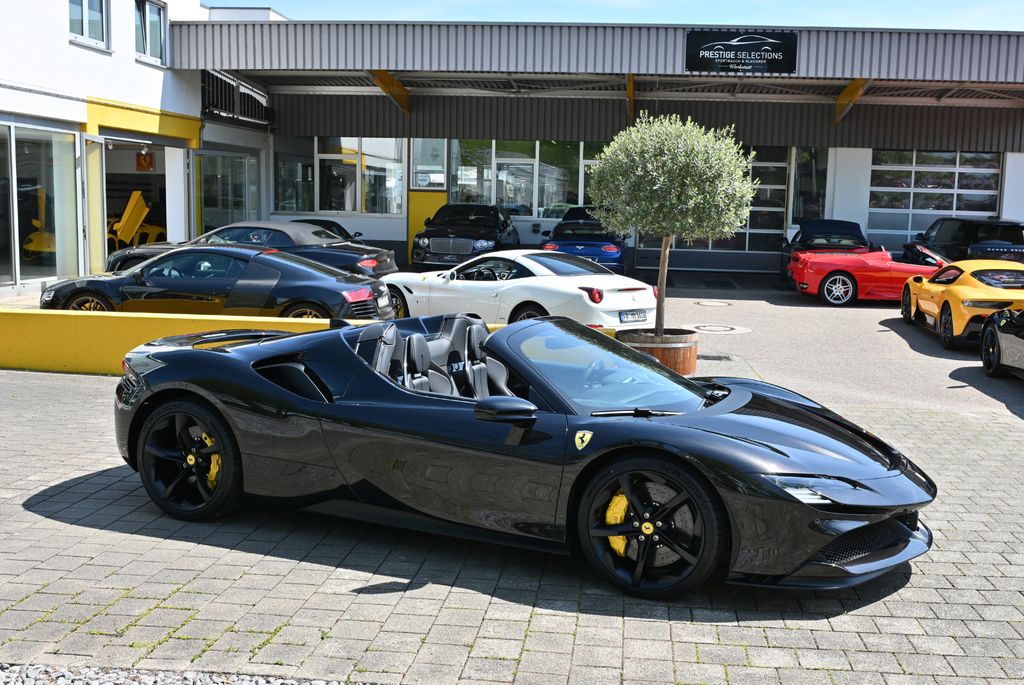 Ferrari SF90 2024