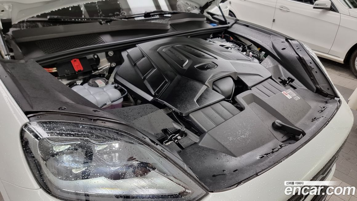 Porsche Cayenne 2025