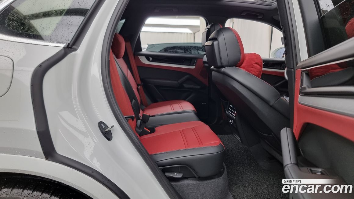 Porsche Cayenne 2025