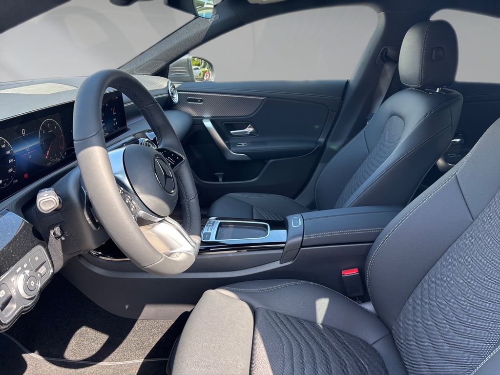 Mercedes-Benz CLA 200 2025