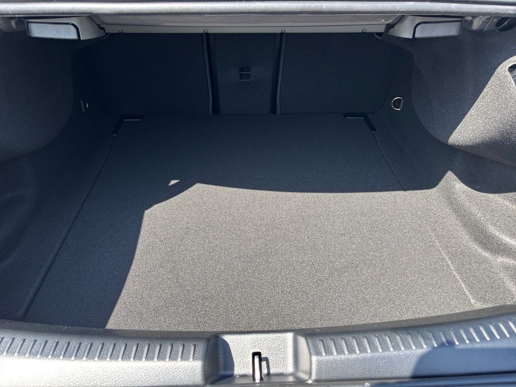 Mercedes-Benz CLA 200 2025