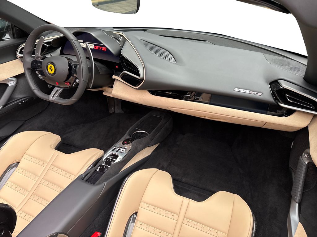 Ferrari 296 GTS 2024