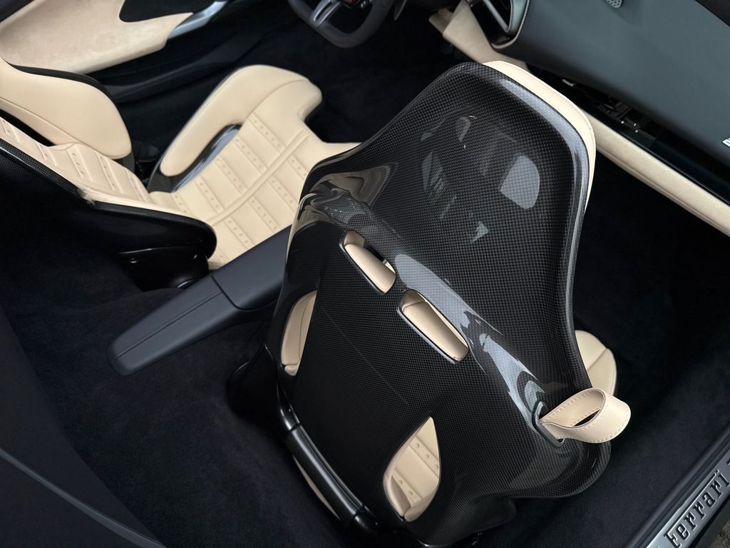 Ferrari 296 GTS 2024