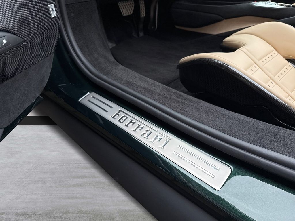 Ferrari 296 GTS 2024