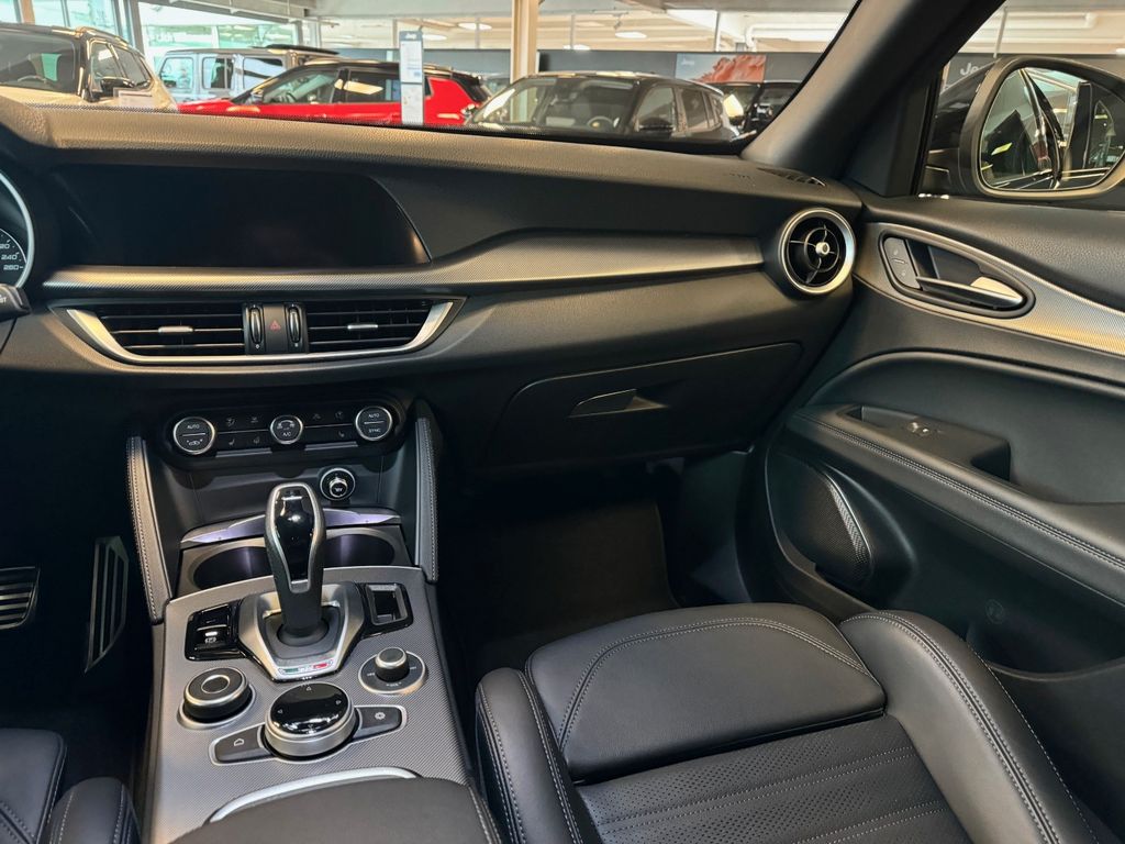 Alfa Romeo Stelvio 2022