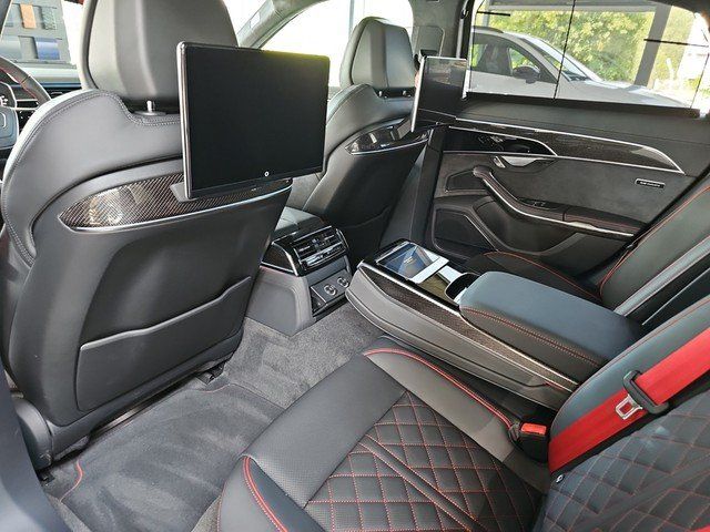Audi A8 2024