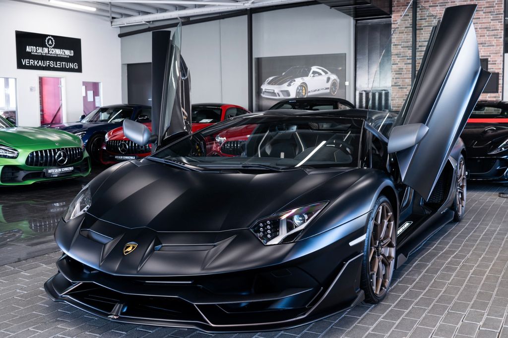 Lamborghini Aventador 2021