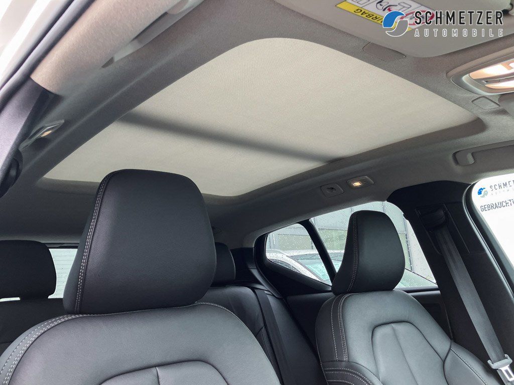 Volvo XC40 2025