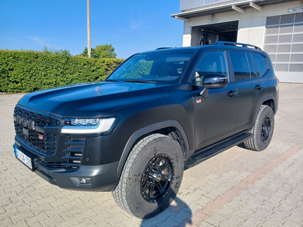 Toyota Land Cruiser 2023