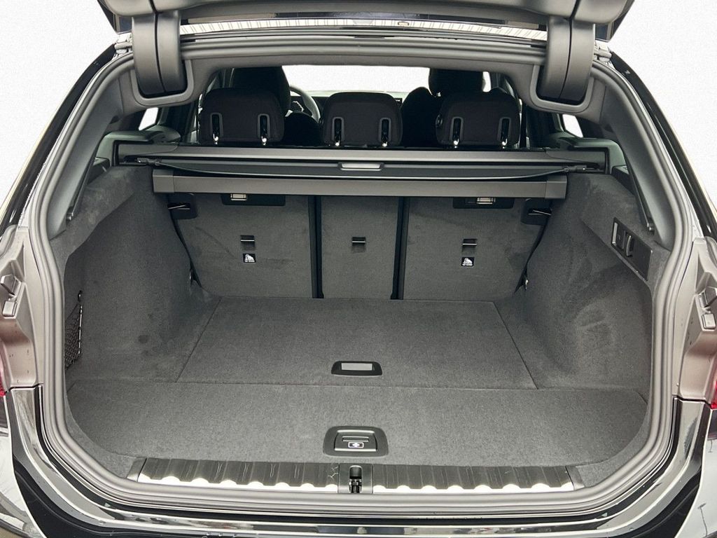 BMW 318 2025