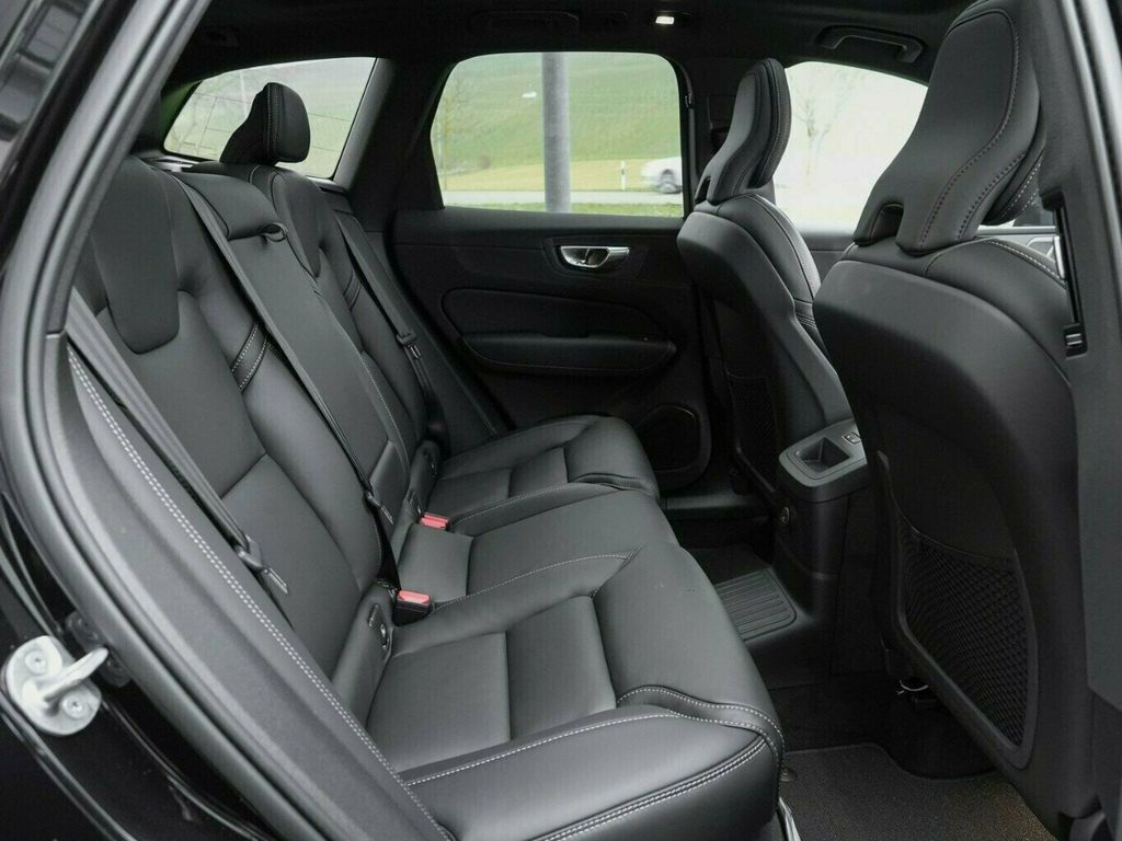 Volvo XC60 2025