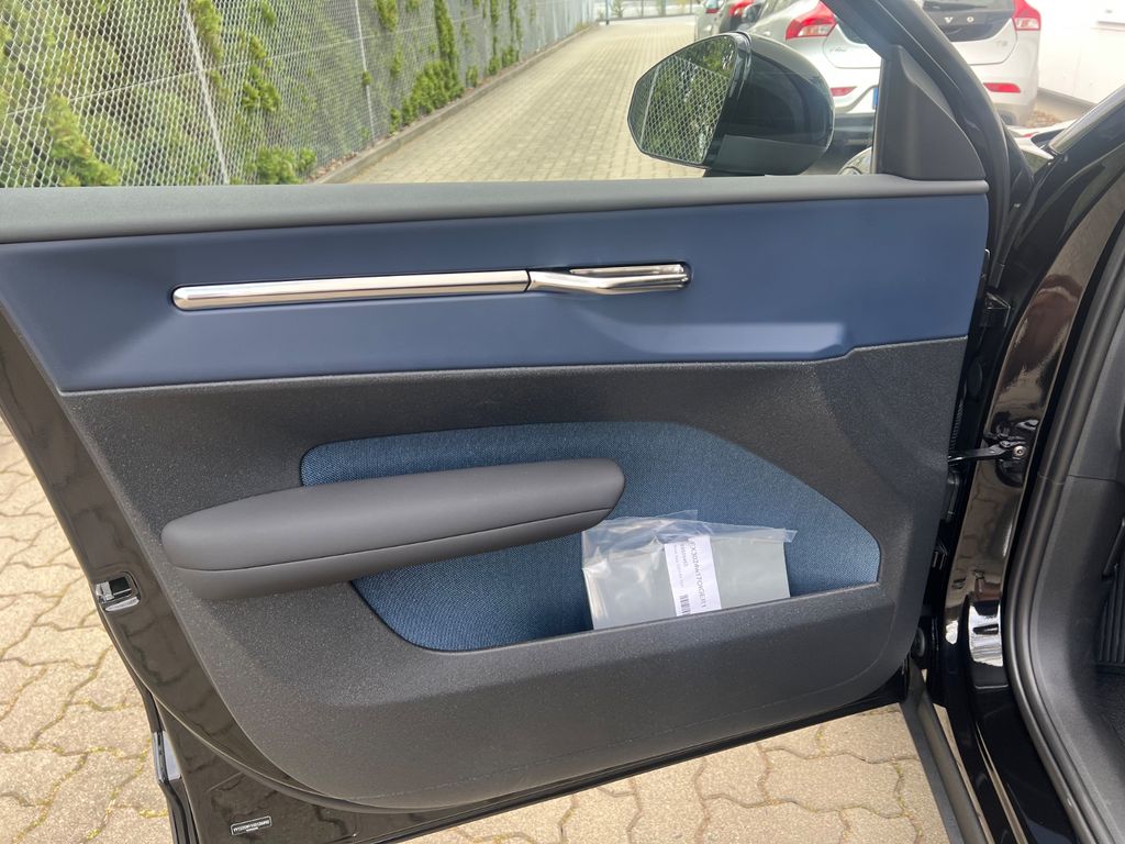Volvo EX30 2025
