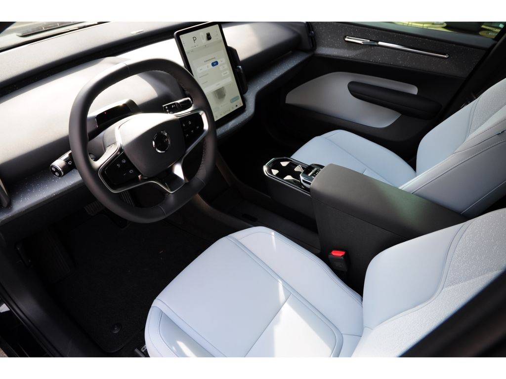 Volvo EX30 2024