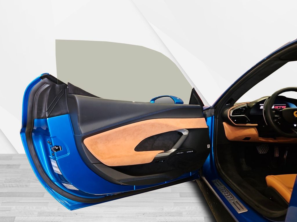 Ferrari 296 GTS 2024