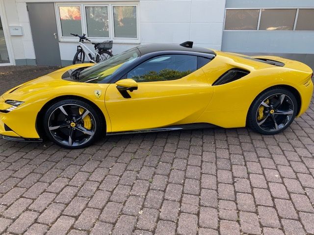 Ferrari SF90