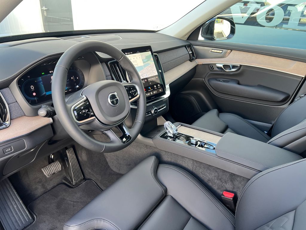 Volvo XC90 2025