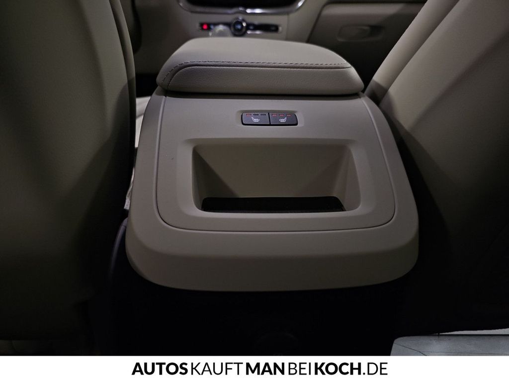 Volvo XC60 2025