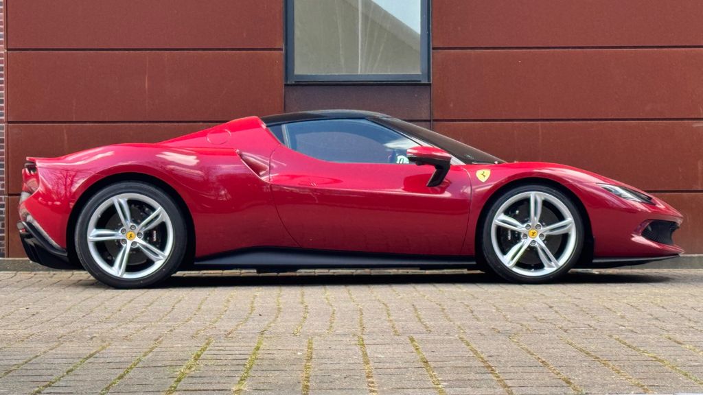 Ferrari 296 GTB 2025