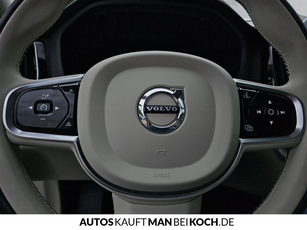 Volvo XC60 2025
