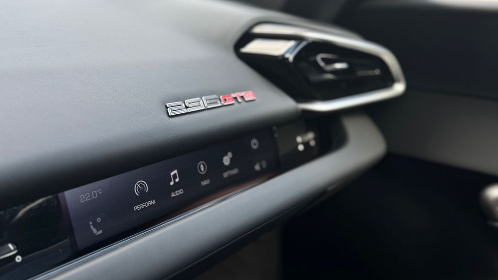 Ferrari 296 GTB 2025