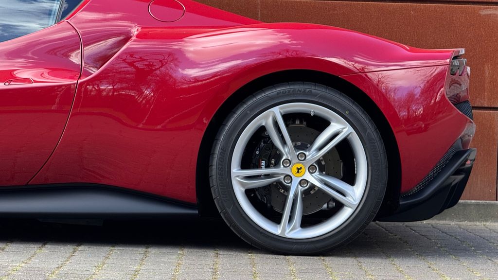 Ferrari 296 GTB 2025