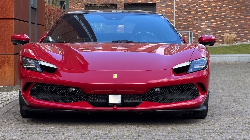 Ferrari 296 GTB 2025