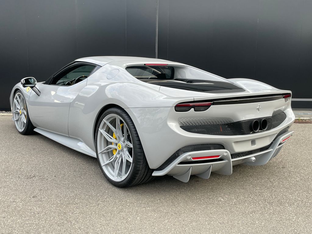 Ferrari 296 GTB 2023