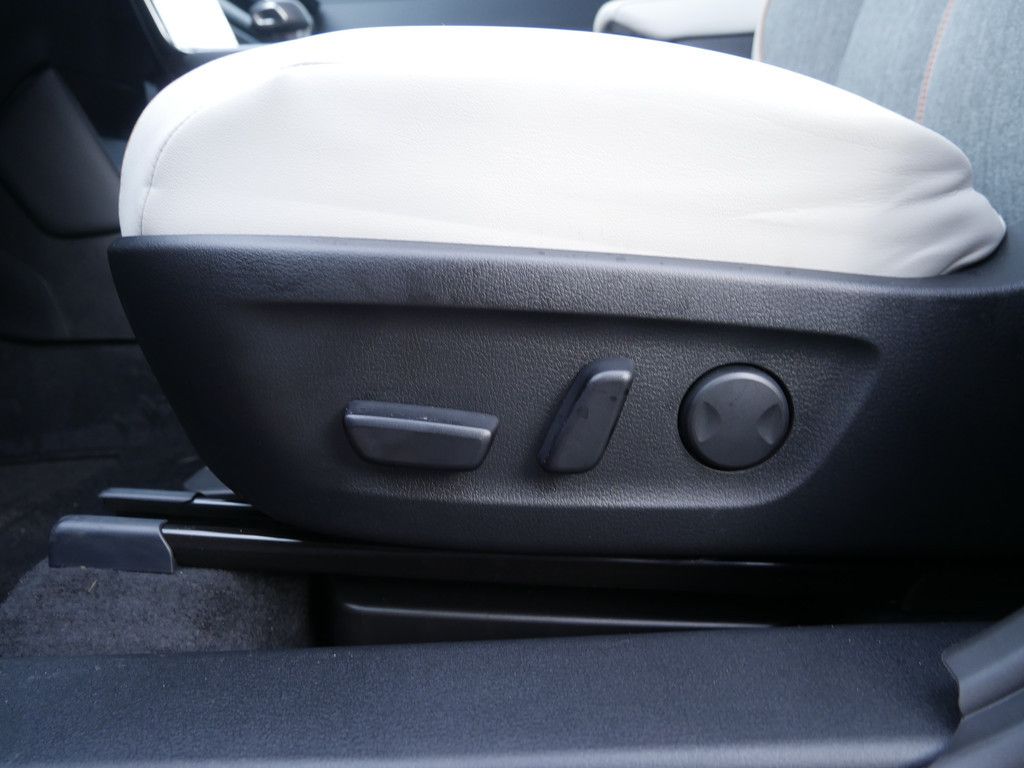 Mazda MX-30 2024