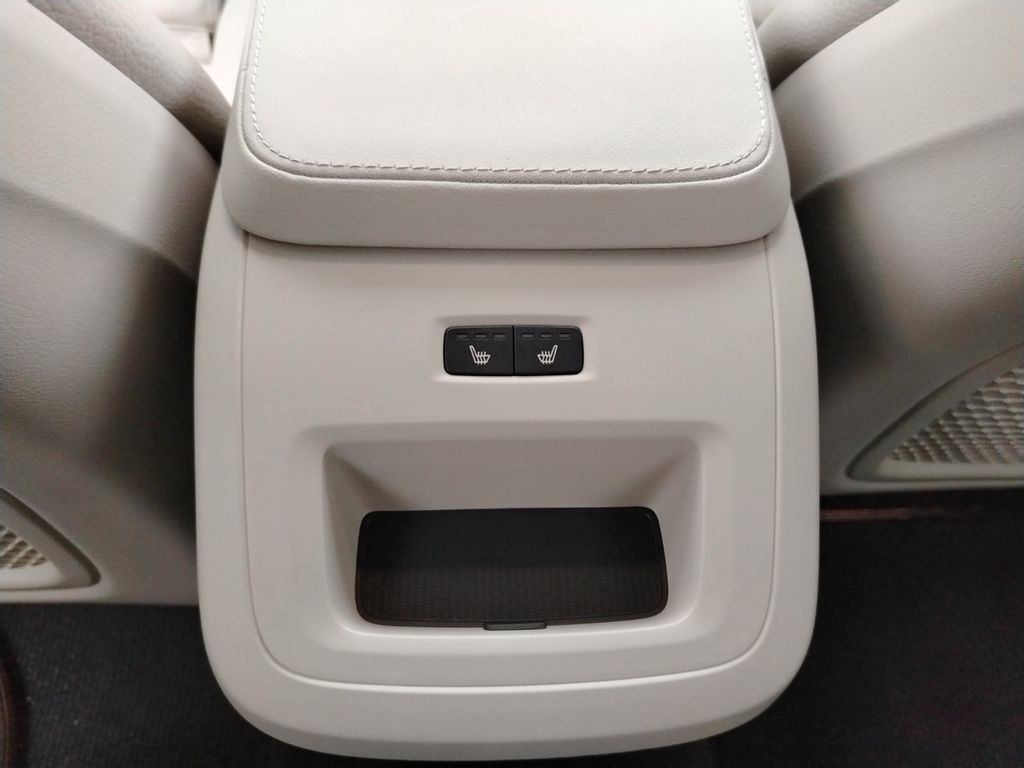 Volvo V90 Cross Country 2023