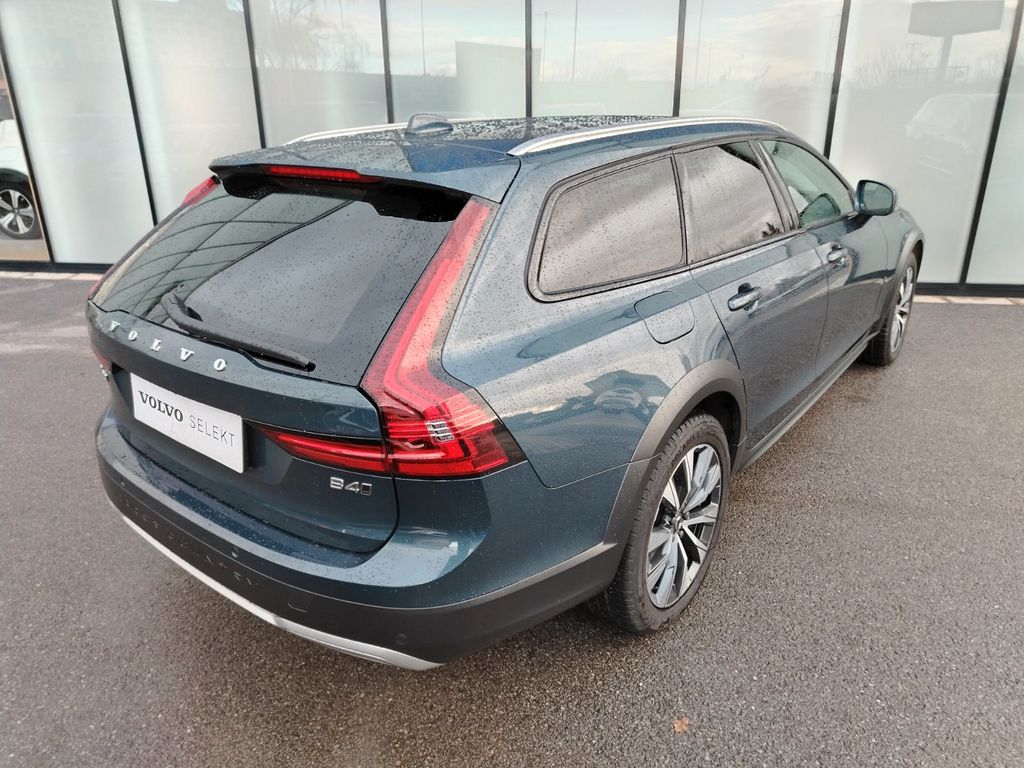 Volvo V90 Cross Country 2023