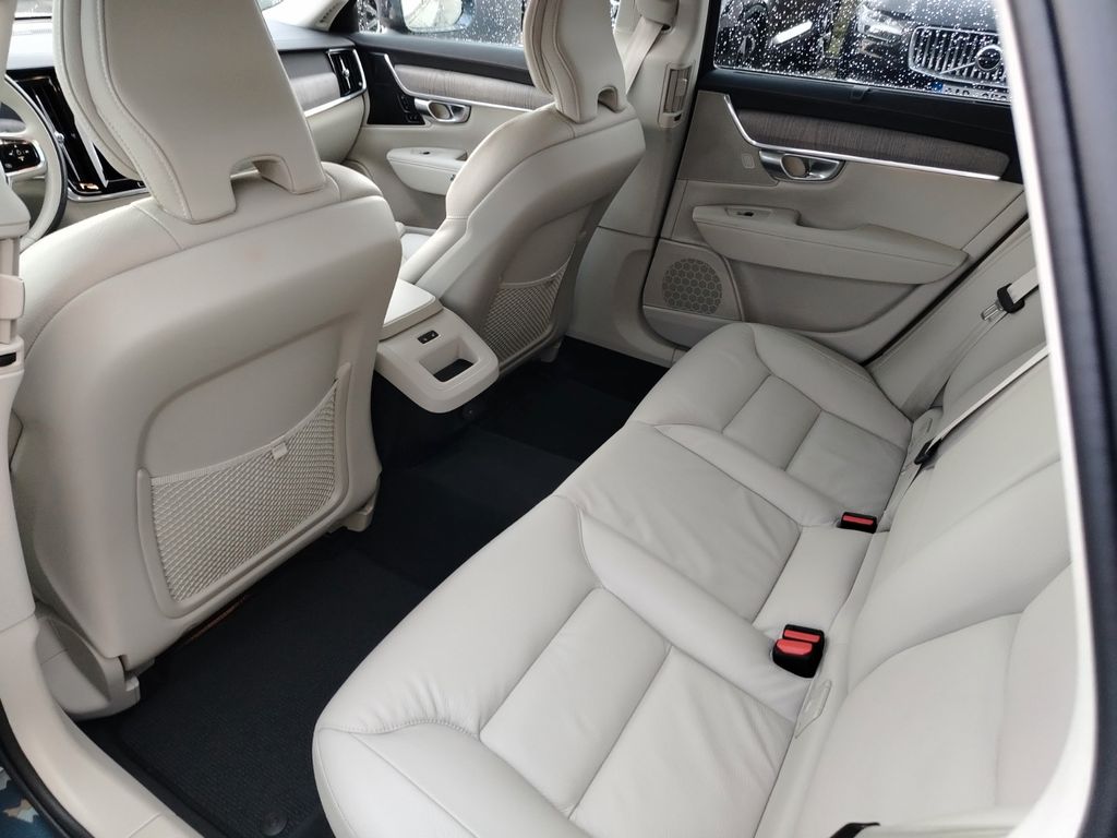 Volvo V90 Cross Country 2023