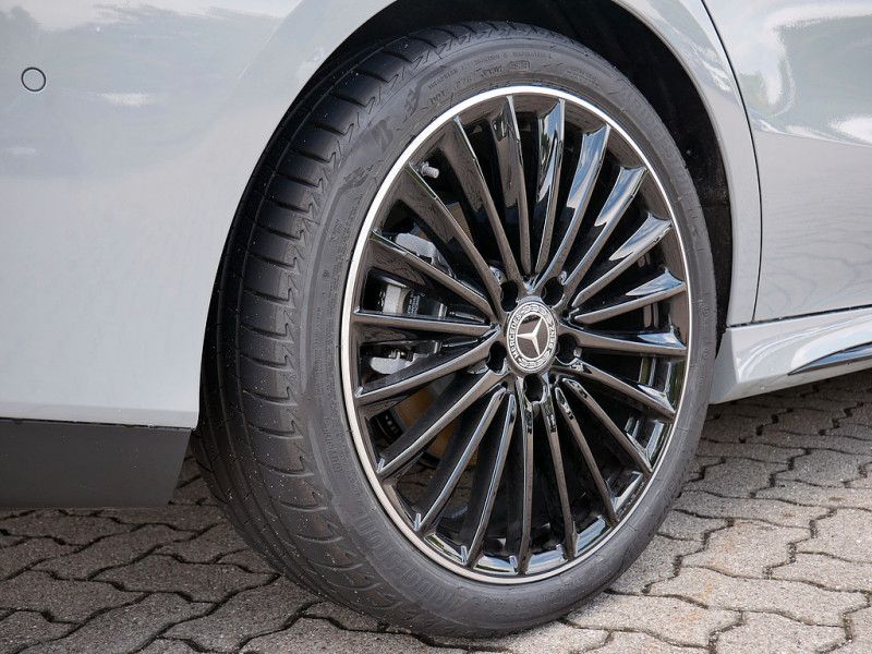 Mercedes-Benz CLA 200 2025