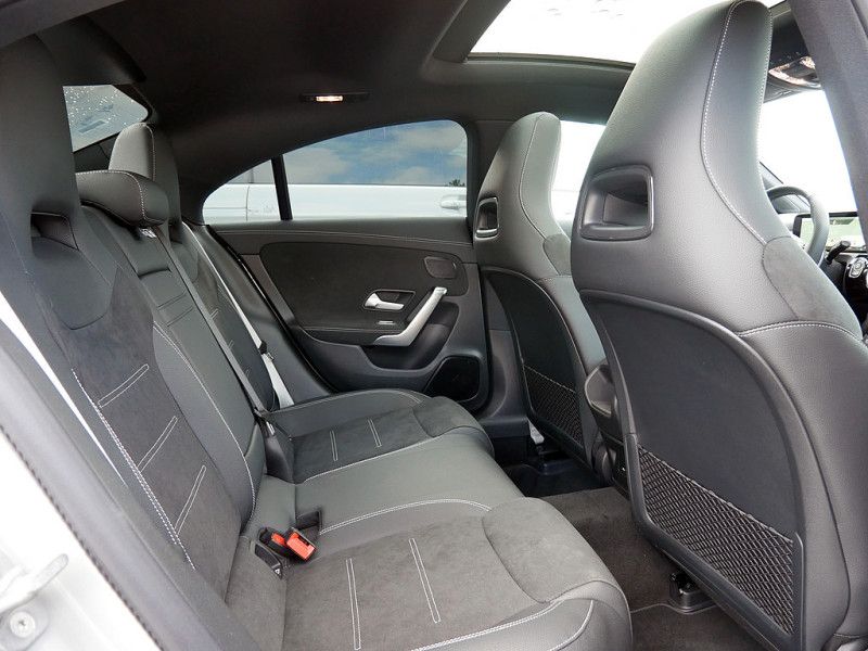 Mercedes-Benz CLA 200 2025