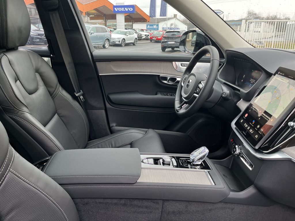 Volvo XC90 2025