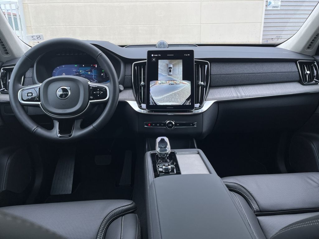 Volvo XC90 2025