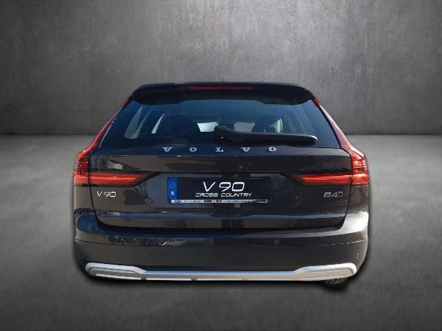 Volvo V90 Cross Country 2023