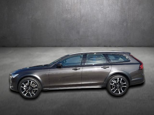 Volvo V90 Cross Country 2023
