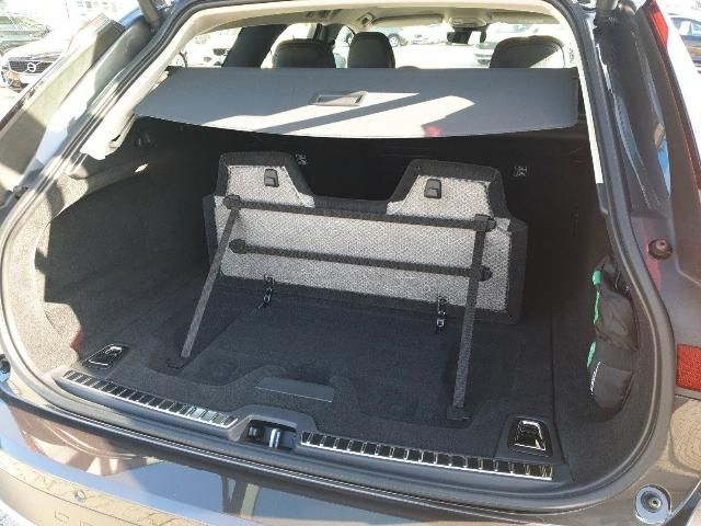 Volvo V90 Cross Country 2023