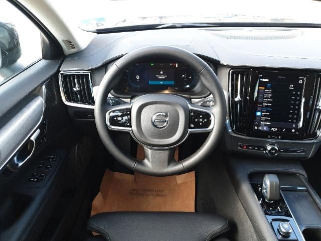 Volvo V90 Cross Country 2023
