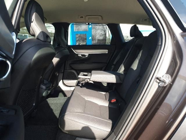 Volvo V90 Cross Country 2023