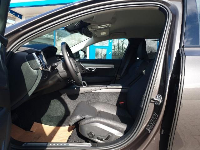 Volvo V90 Cross Country 2023