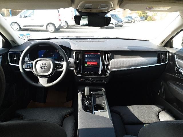Volvo V90 Cross Country 2023
