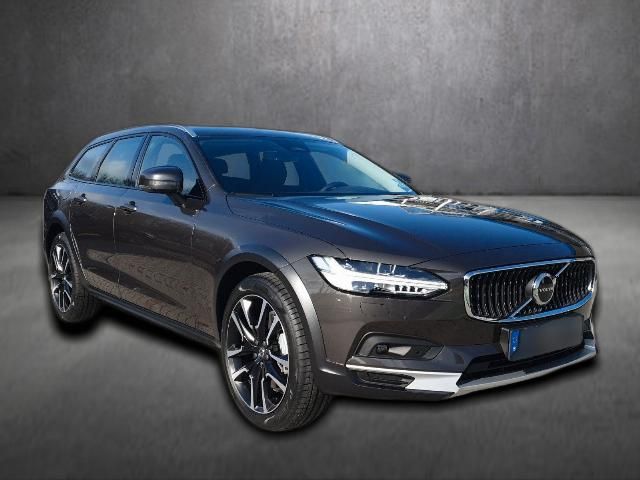 Volvo V90 Cross Country 2023