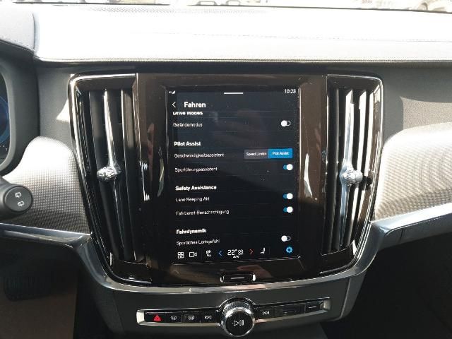 Volvo V90 Cross Country 2023