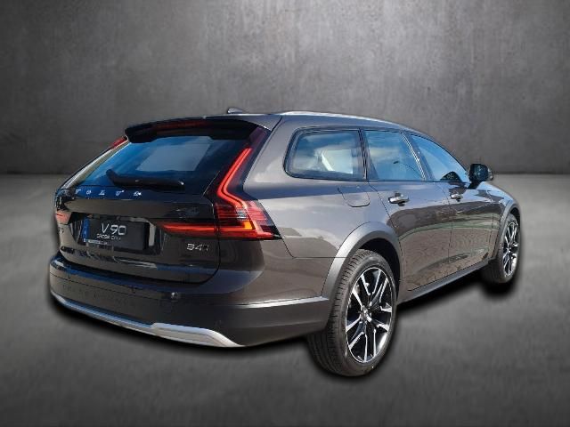 Volvo V90 Cross Country 2023