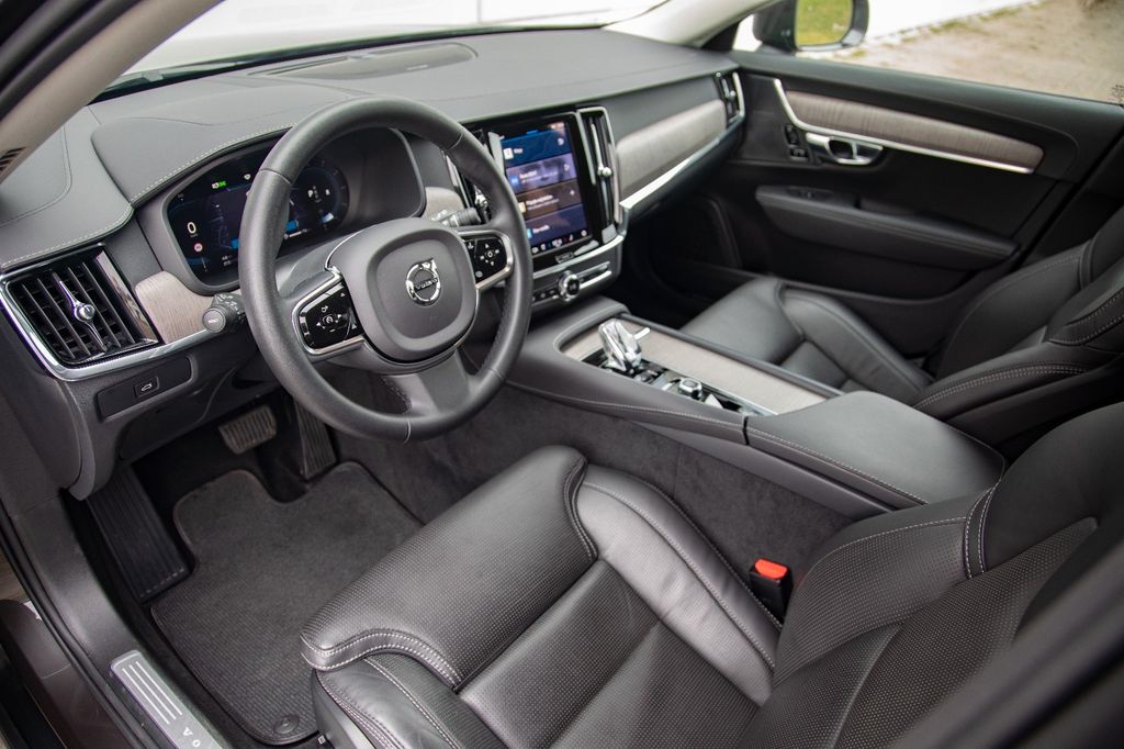 Volvo V90 Cross Country 2023